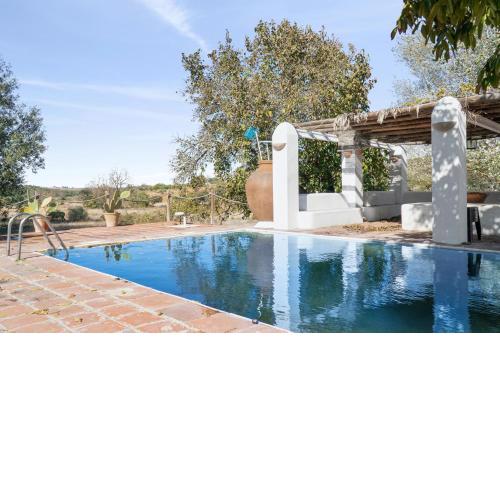 4 bedrooms villa with private pool enclosed garden and wifi at Valverde de Leganes