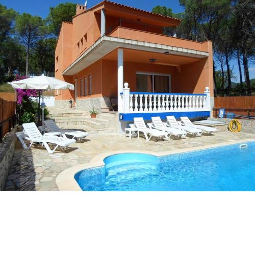 4 bedrooms villa with private pool furnished terrace and wifi at Calonge 7 km away from the beach