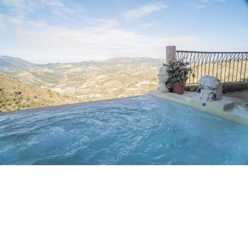 4 bedrooms villa with private pool jacuzzi and furnished garden at Algarinejo
