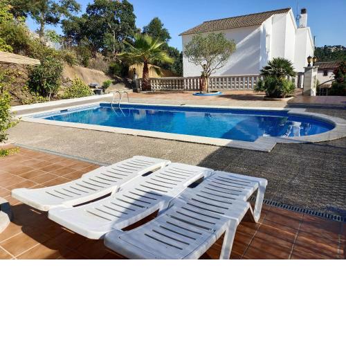 4 bedrooms villa with private pool jacuzzi and terrace at Vidreres