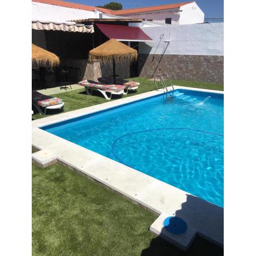 4 bedrooms villa with private pool terrace and wifi at Mesas de Guadalora