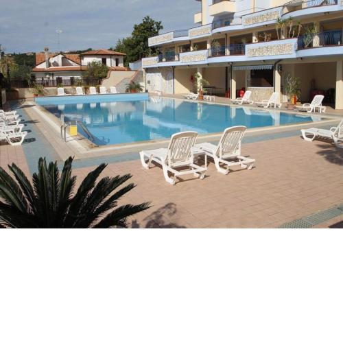 4-rooms apartments with swimming pool