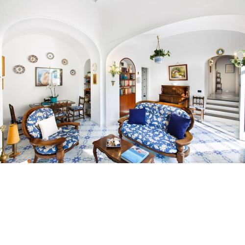 4 sleeps, 1BR, 1BT, amazing patio, jacuzzi, newly renovated