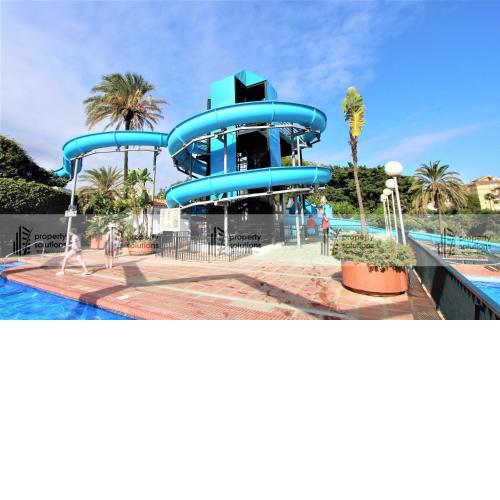 439 BENALBEACH - Apartamento en primera línea de playa - Piscina todo el año