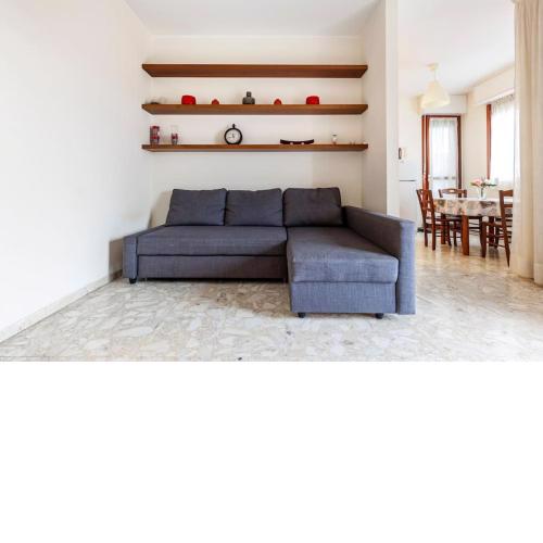 45 MIN TO“ RHO FAIR” APARTMENT 2 BDR,2 BTHR WI-FI