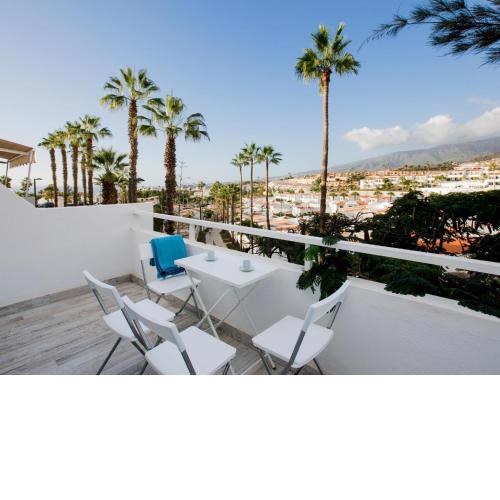 480 A Island Village with terrace view and wifi