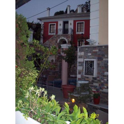 Ολόκληρος χώρος 4 ατόμων στο κέντρο της Πορταριάς