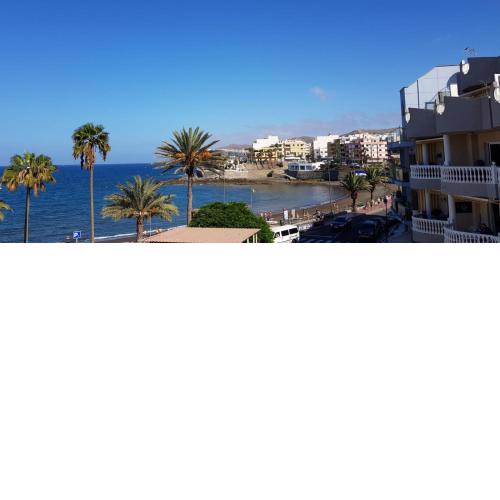 4Arguineguin terrasse and 1 min to beach