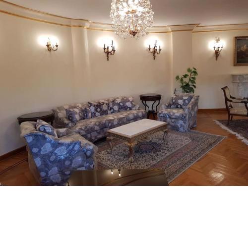 4BR Ground Floor Apartment near 5A Families Only