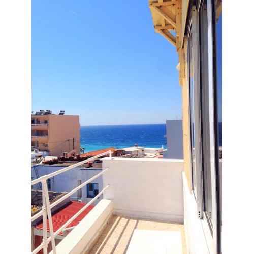 4th floor Apartment in town and near the sea