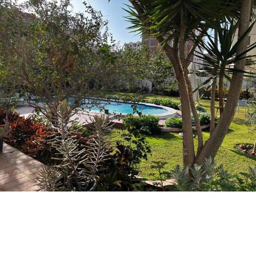5 bdr family villa with private pool and new AC, 5 min from beach