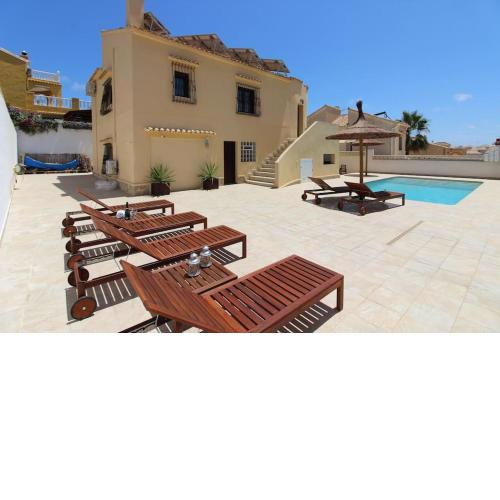 5 Bedroom, Luxury Villa - Heated Pool