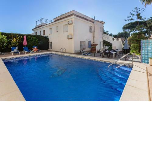5 bedroom Villa private pool