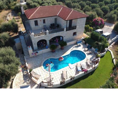 5 Bedroom Villa with private pool