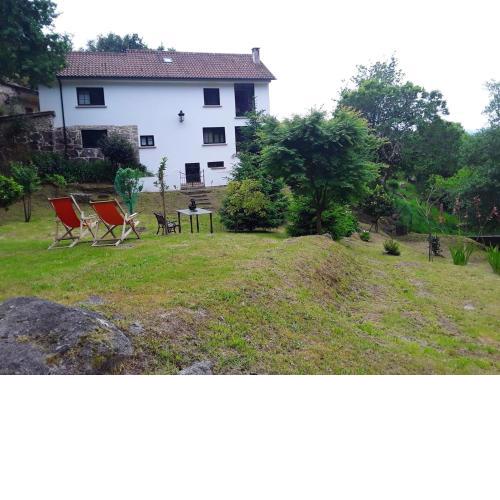 5 bedrooms house with enclosed garden at Pontevedra