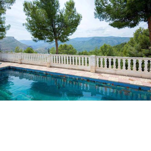 5 bedrooms villa with private pool and enclosed garden at Chulilla