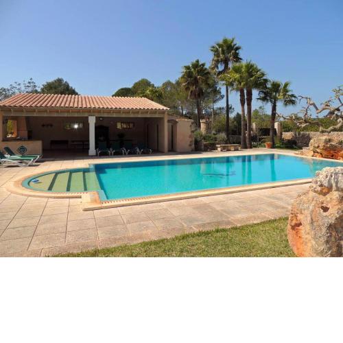 5 bedrooms villa with private pool enclosed garden and wifi at Algaida
