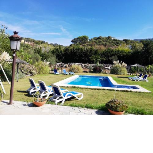 5 bedrooms villa with private pool enclosed garden and wifi at Ubriquea