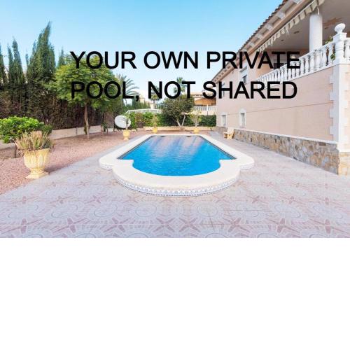 5 Star with your own POOL not shared SKY TV Netflix Air Con 50Mb WiFi