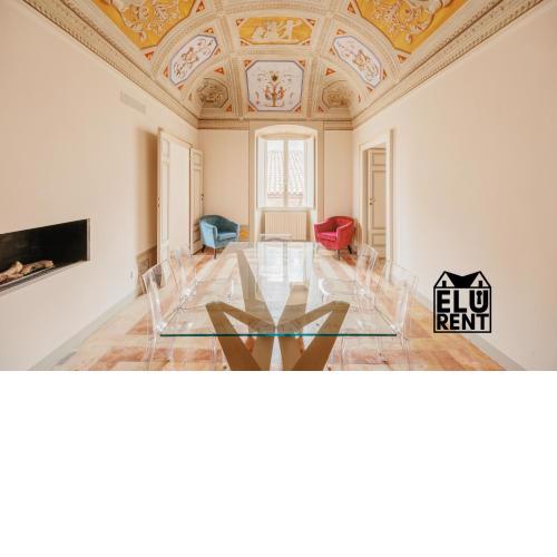 5 stelle in centro con colazione inclusa e self check-in