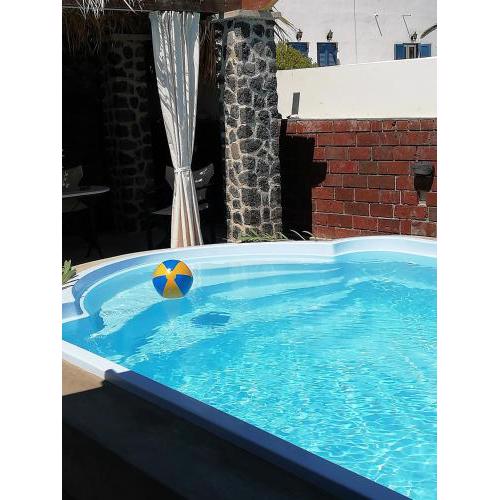 5bedroom villa in perissa beach