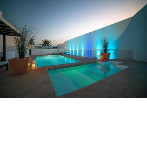 6 Bedroom Luxury Villa 300m from the water front