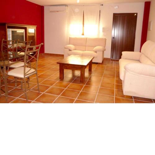 6 bedrooms house with enclosed garden at Villamiel