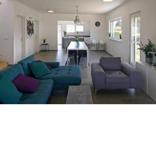 6 bedrooms house with furnished garden and wifi at Corfinio