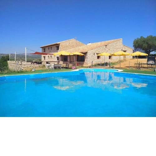 6 bedrooms villa with private pool enclosed garden and wifi at La Salzadella