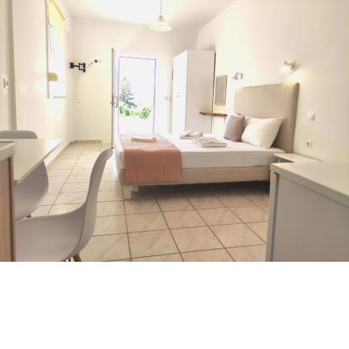 # 6 Giorgos & Chara apartments