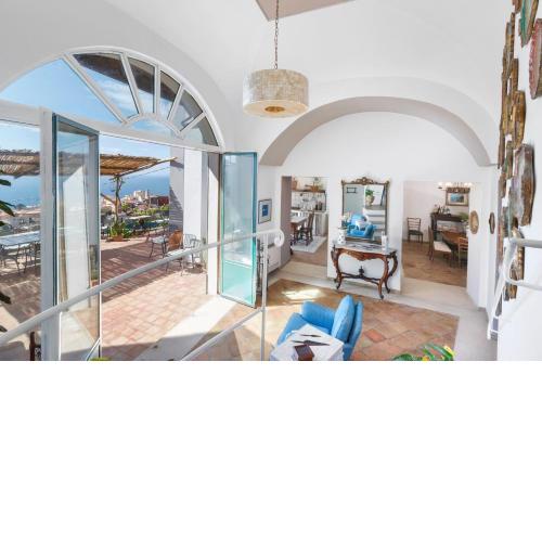 7 bedrooms house with sea view enclosed garden and wifi at Massa Lubrense 2 km away from the beach