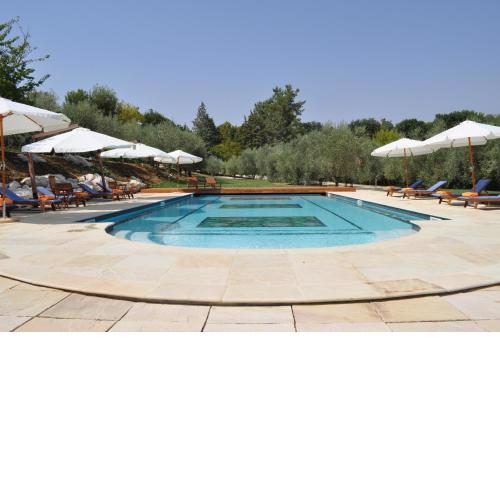 7 bedrooms villa with shared pool jacuzzi and furnished garden at San Michele