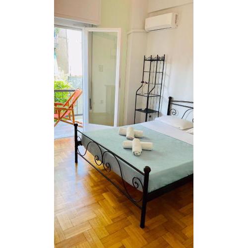 70m2 apartment 4 mins from Athens central station!