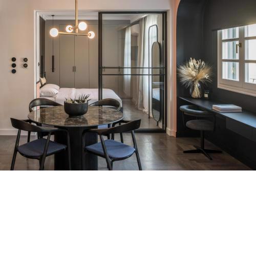 72 AD Suites