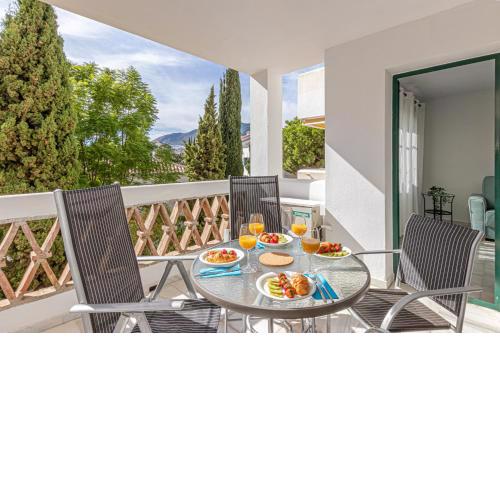797 Holiday Rentals - Apartamento frente al Parque la Paloma con piscina