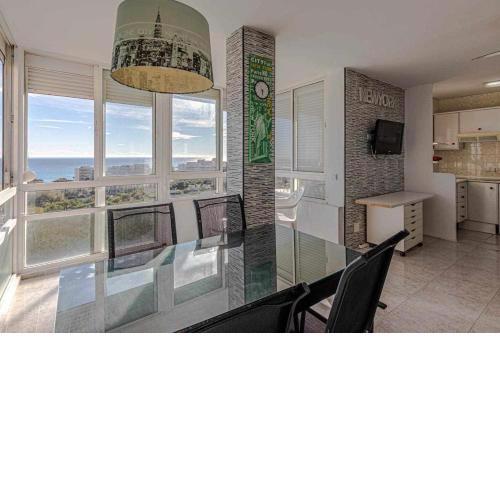 797 Holiday Rentals - Apartamento para 4 en el centro de Benalmadena