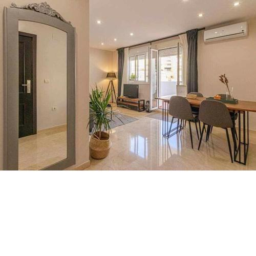 797 Holiday Rentals - Lujoso apartamento en Torrequebrada para 5