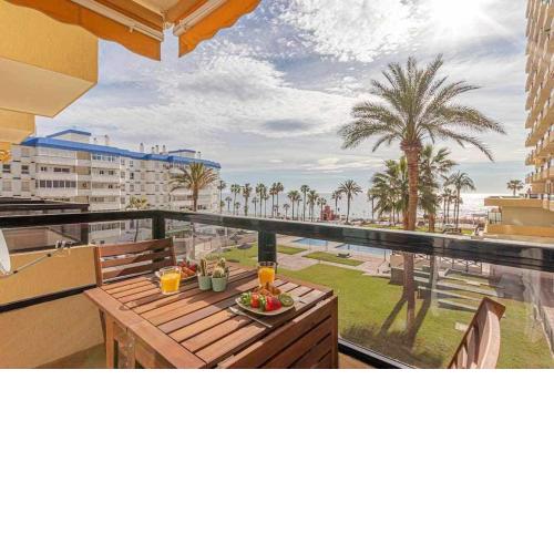 797 Holiday Rentals- Apartamento en Aloha Playa frente al mar