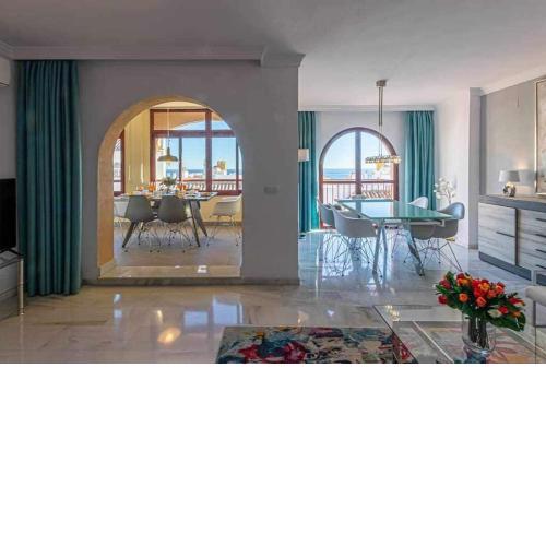 797 Holiday Rentals -Lujoso Atico duplex en el centro de Benalmadena