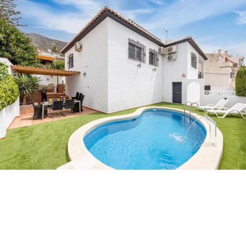 797 Holiday Rentals- Villa con piscina privada y barbacoa para 8