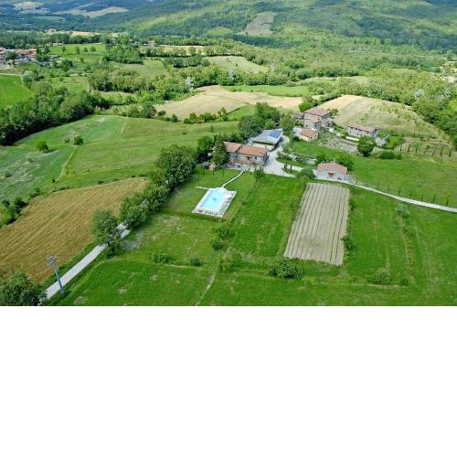9 bedrooms house with private pool enclosed garden and wifi at Caprese Michelangelo
