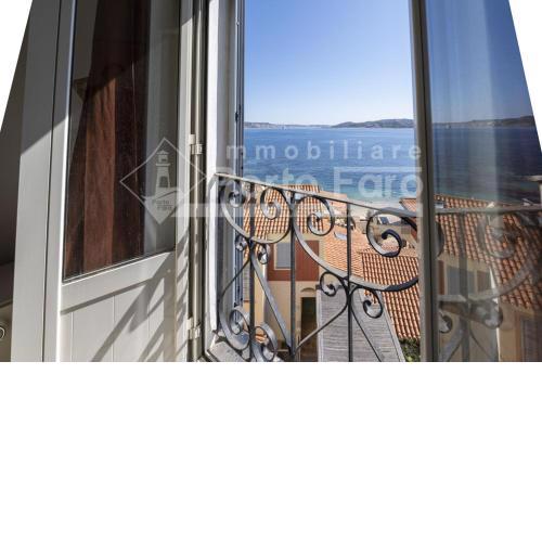 9 FARO - Porto Faro finestra su un mare d'amare