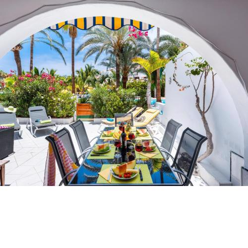 95 GREAT LOCATION IN Las AMERICAS, SEA FRONT!