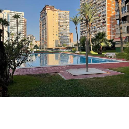 9min playa-7min centro. Piscina. Wi-Fi. Familiar