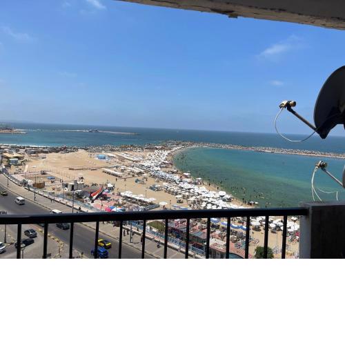 شقة مصيفية طريق الجيش البحر مباشر سيدي بشر