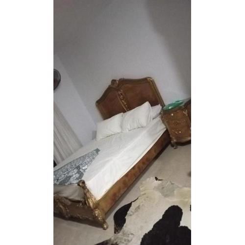 غرفه خاصه بحمام في منزل مشترك