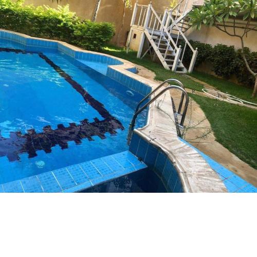 فيلا مبهجة مع مسبح وحديقة رائعة