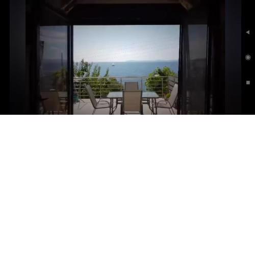 ΖΩΗ ΣΤΟ ΚΥΜΑ