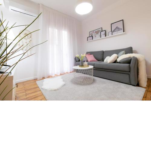 A-11.Cute renovated 1BD-5' metro