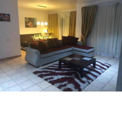 A beautiful flat at the heart of Sharm in Naamabay